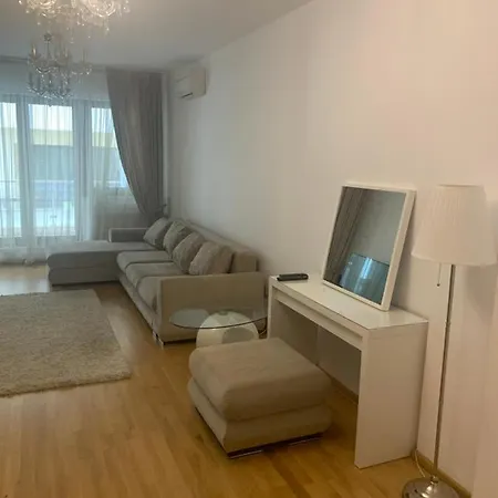 Apartament Herastrau Satul Francez Lägenhet