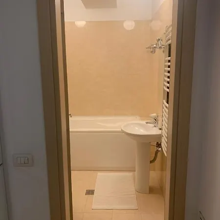 Apartament Herastrau Satul Francez Lägenhet *